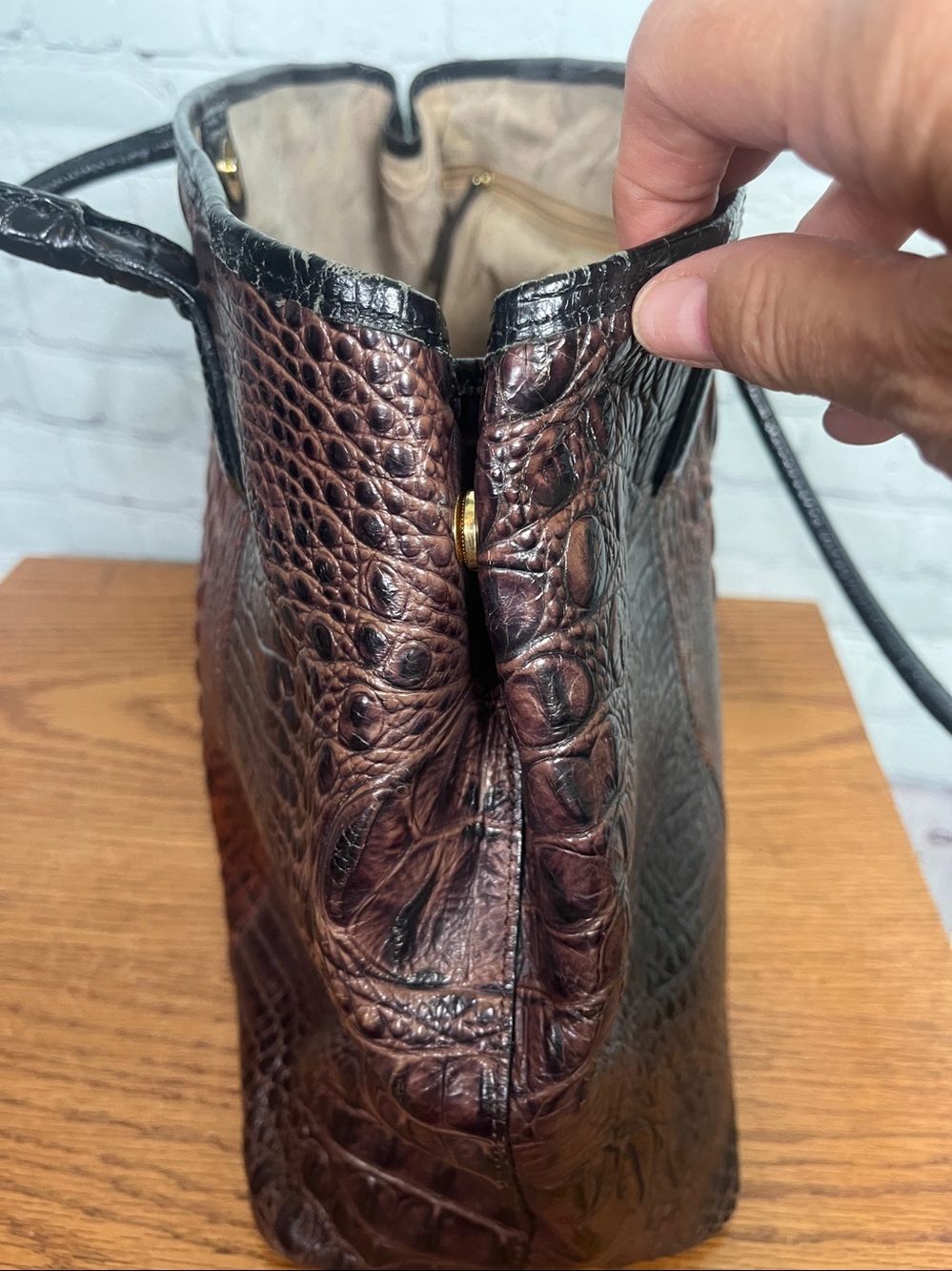 Brahmin Rich 2 tone Brown Crocodile Shoulder Bag - Picture 7 of 9